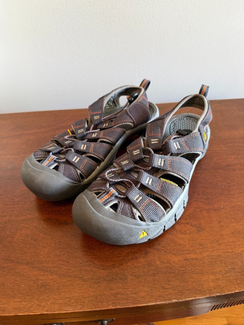 KEEN Newport H2 Sandals Men's Size 9 Outdoor Water Hiking Shoes